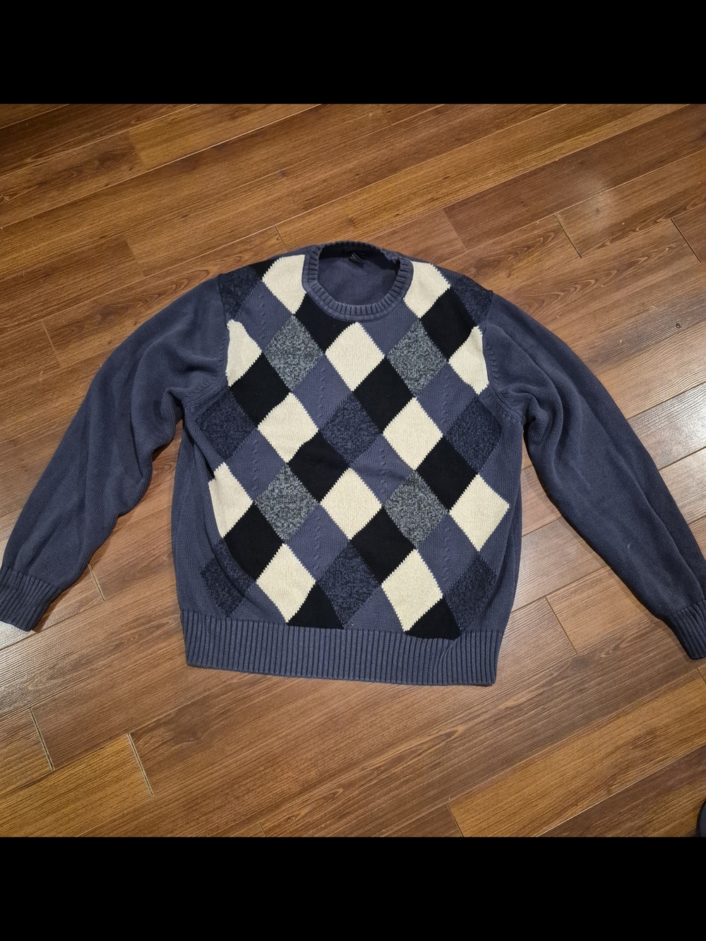 Dockers Men's Navy Argyle Crewneck Sweater with Cream and Black Diamonds
